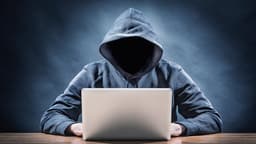 В США задержали россиянина Руслана Астамирова, его подозревают в хакерских атаках