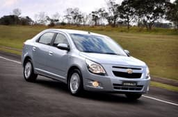 В России вновь начали продавать бюджетный седан Chevrolet Cobalt. Цена – 1,45 млн рублей, и в эту стоимость уже входит «автомат»