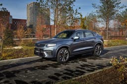 В России начали продавать более доступный кроссовер Geely Tugella – с менее мощным мотором