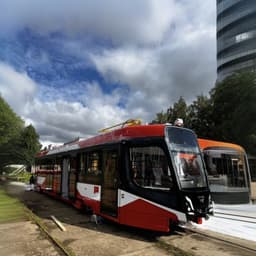 В Санкт-Петербург приехали «цифровые» трамваи от предприятия Роскосмоса