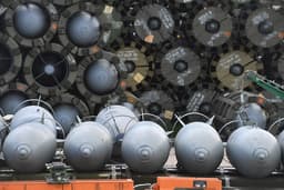 У России появилась новая огромная планирующая бомба ФАБ-1500М