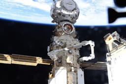 Российский «Прогресс МС-24» спас МКС от столкновения с космическим мусором