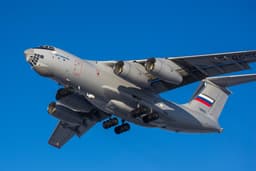 A Moment of Kindness – How the Russian Il-76MD-90A(E) Shelters Guests from the Sun at Dubai Airshow 2023