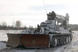 Прямиком по минным полям: танк Т-72 используют для нужд саперов