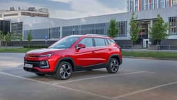 Рабочих российского КамАЗа поощрили на Новый год «Москвичами 3»