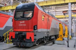 The first of fifty Ural "Malakhites" hits Russian rails