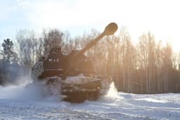 Russian military receives batch of Msta-S howitzers and Tyulpan self-propelled mortars