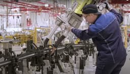 Тестовую сборку автомобилей запустили на бывшем заводе Mercedes в Есипово