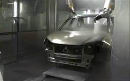 Расширят палитру: зарубежный партнер передал АвтоВАЗ роботов для окраски Lada