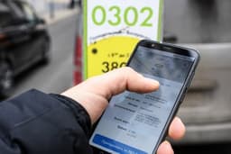 Москвичам назвали дни, когда в городе можно парковаться бесплатно