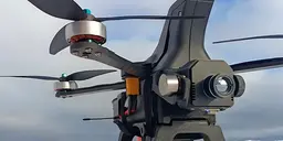 «Летающий тепловизор» видит врага в радиусе 400 метров: в ОКБ «Астрон» улучшили БПЛА 400Т