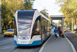 Распознает машины, людей и сигнал светофора: трамвай-беспилотник запустят во второй половине 2024 года в Москве