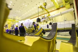 «Роскосмос» показал, как собирают ракету «Союз МС-25» перед пуском