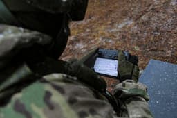 Поражает танки, БТР, гаубицы врага: до 2 тысяч дронов «Брус-1» отправят в войска