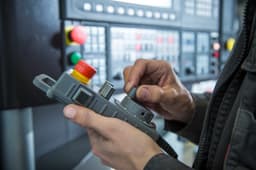 «Калашников» запускает круглосуточное производство деталей для управляемого вооружения