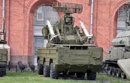 Уничтожает БПЛА «Фурия», «Лелека» и «Баба-яга» на подлете: российский ЗРК «Оса» прикрывает артиллерию и командные пункты