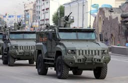 Выносливость, мощная защита, скорость до 100 км/ч — что известно про российские бронемашины «Линза» и «Феникс»