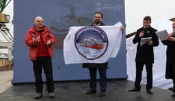 Первая в мире российская экспедиция на ледостойкой платформе «Северный полюс» вернулась домой