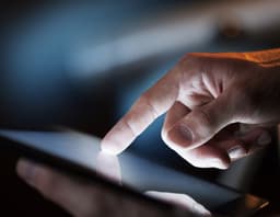 Открыть дверь, опустить пандус, вызвать лифт с помощью смартфона: Ростех создал умную технологию доступа в здания