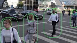 Российский ИИ начнет делать голосовые замечания самокатчикам и курящим