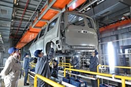 «Everything is done smartly»: auto expert Kadakov saw how LADA Largus is produced in Izhevsk