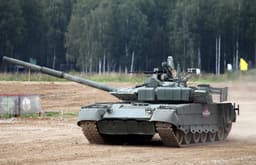 Защищен и недосягаем для врага: российские военные оценили «летающий» танк Т-80БВМ