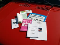 АКП и сдвоенная педаль: уникальный ВАЗ-2105 продают в России