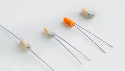 Для кораблей, самолетов и авто: Росэлектроника начала выпуск сверхминиатюрных светодиодных ламп