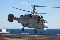 Столб черного дыма: экипаж российского вертолета Ка-27ПС уничтожил катер-камикадзе противника Magura-V5