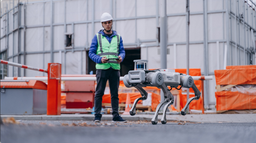 Охранники, геодезисты, сборщики данных — где работают робособаки в России