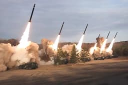 Наземный старт «ужасной бомбы»: военный эксперт предложил запускать ФАБ-3000 М-54 северокорейскими РСЗО KN-25