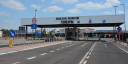 Пропускают только собственников автомобилей: Польша перекрыла въезд машинам из Беларуси 