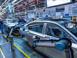 АвтоВАЗ утверждает, что компании из Китая могут прекратить поставки запчастей в Россию