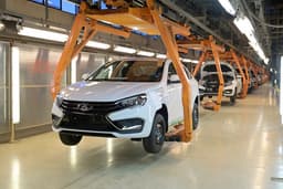 Конвейер АвтоВАЗА в Тольятти встал из-за нехватки комплектующих