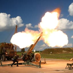 Поработали над армейской Белоснежкой: гаубица Д-30 получила неожиданный апгрейд