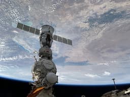 Российские космонавты перед возвращением домой провели серию экспериментов на МКС