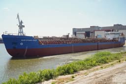 Россия спустила на воду новый универсальный танкер-химовоз «ВОЛГОТРАНС-2502»