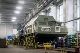 Липецкий механический завод поставил самоходные гусеничные шасси для военной техники