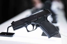 Точнее, кучнее, быстрее: «Калашников» представил модернизированный спортивный пистолет Лебедева ИЖ-182 