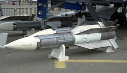 To defeat Lockheed SR-71, Rockwell B-1, and Boeing B-52 aircraft: What is known about the Russian R-33 missile