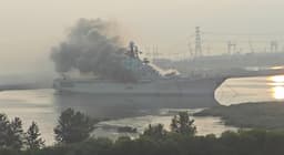 Former aircraft carrier "Minsk" caught fire in China