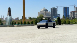 «Киберзверь»: в Чечне показали Tesla Cybertruck с пулеметом