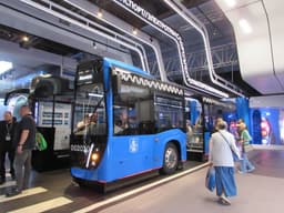 В Москве разрезали на четыре части электробус КАМАЗа