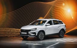 Инсайдеры: АвтоВАЗ не объявил цены на LADA Vesta из-за выявленного риска возгорания 