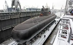 "Caliber" carrier submarine "Velikiye Luki" armed with a large-caliber "Utes" machine gun