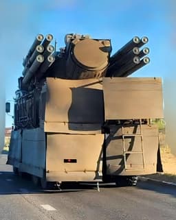 Pantsir-S1 SAM System Wrapped in Futuristic Armor: New Item Spotted at the Front