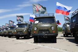 «Выглядит неприметно, а фору даст многим»: «Буханка»-кормилица оказалась самой полезной гражданской машиной на фронте