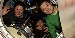 Дома!: «Союз МС-25» с российскими космонавтами приземлился в степях Казахстана