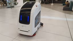 Российский беспилотный клининг-робот Unit засветился на форуме «Цифровая транспортация-2024»  