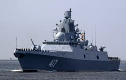 Носитель «Калибров», «Ониксов» и «Цирконов» фрегат «Адмирал Исаков» спустили на воду в Петербурге